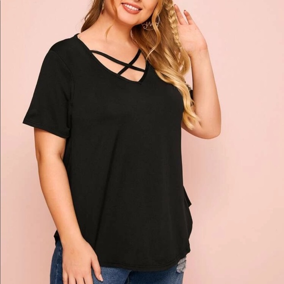 Plus size crisscross blouse - Picture 10 of 10